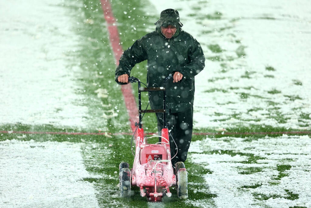 Champions League: Η χιονόπτωση έφερε αναβολή στο Αταλάντα-Βιγιαρεάλ (photos)
