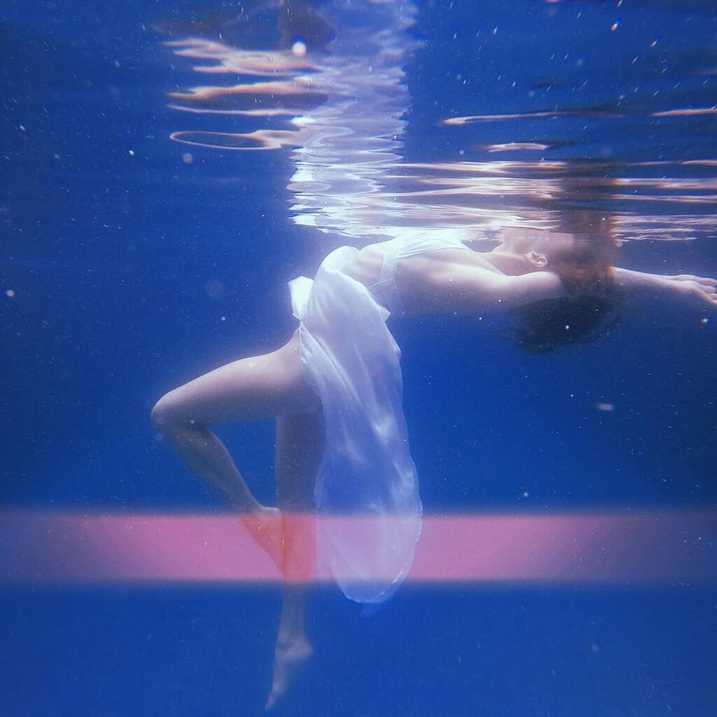 Πρόκληση χωρίς όρια! Πρωταγωνίστρια υποσχέθηκε μαραθώνια… επαφή σε διεθνή επιθετικό! Τι του ζήτησε