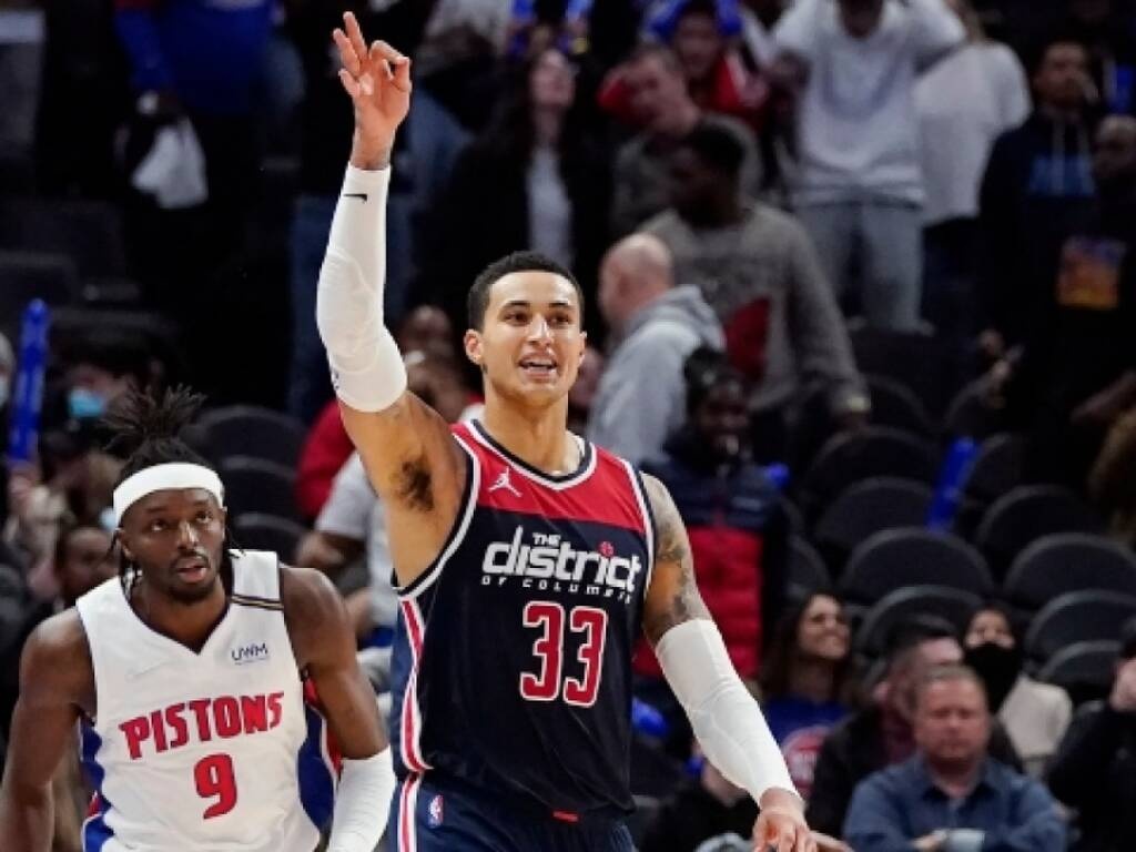 Ξέφυγε άσος του ΝΒΑ - Έδειξε το... μεσαίο δάκτυλο μετά από τρίποντο, έφαγε «γερό» πρόστιμο