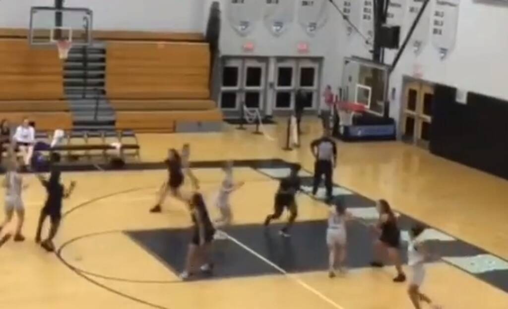 Δεν σταματούσε με τίποτα - Έκανε ρεκόρ με 19 τρίποντα σε έναν αγώνα (video+photos)