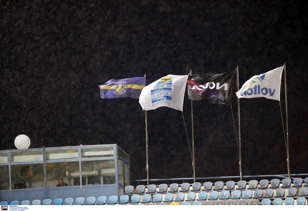 Αστέρας Τρίπολης-ΑΕΚ: Άνοιξαν οι ουρανοί πριν τη σέντρα (photos+video)