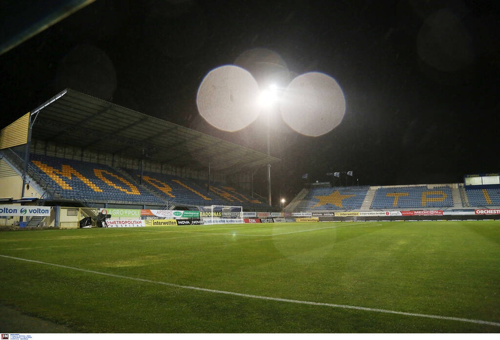 Αστέρας Τρίπολης-ΑΕΚ: Άνοιξαν οι ουρανοί πριν τη σέντρα (photos+video)