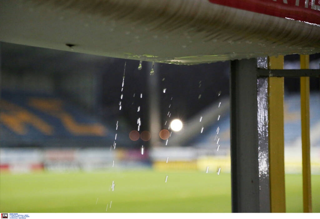 Αστέρας Τρίπολης-ΑΕΚ: Άνοιξαν οι ουρανοί πριν τη σέντρα (photos+video)