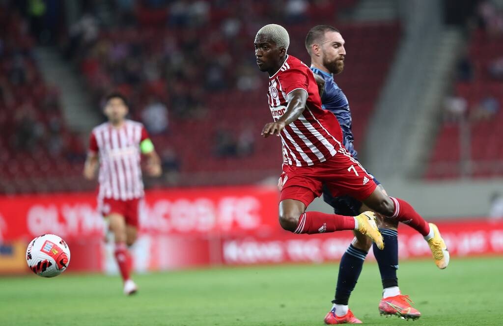 Ολυμπιακός: Σενάρια για Ονιεκούρου - Τι συμβαίνει με τον Νιγηριανό