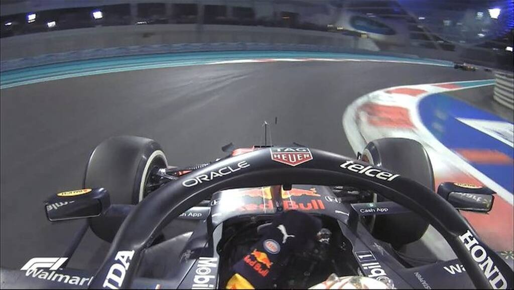 Formula 1: Το τρομερό προσπέρασμα τίτλου του Φερστάπεν στον Χάμιλτον (video+photos)