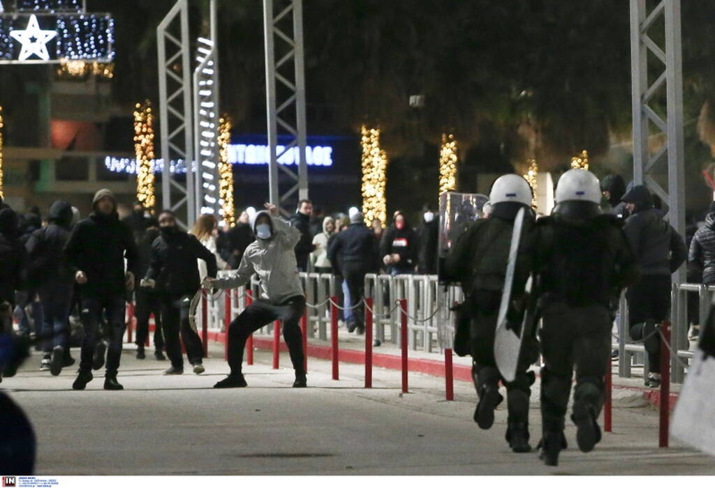 Ολυμπιακός-Άρης: Οι πρώτες εικόνες από επεισόδια στο Καραϊσκάκη (photos)