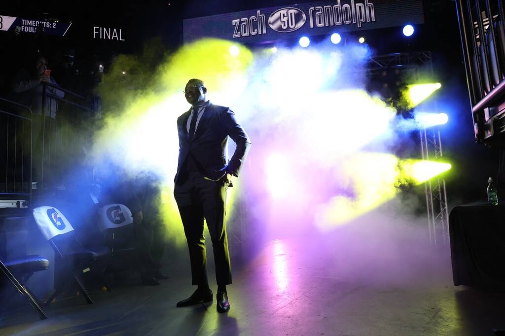 NBA: Απέσυραν τη φανέλα του Ράντολφ οι Γκρίζλις (video)