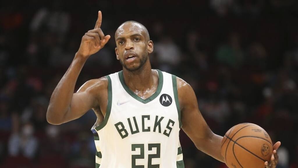 NBA: Ο τραυματισμός του Μίντλετον και το μήνυμα του Γιάννη Αντετοκούνμπο (photos+video)