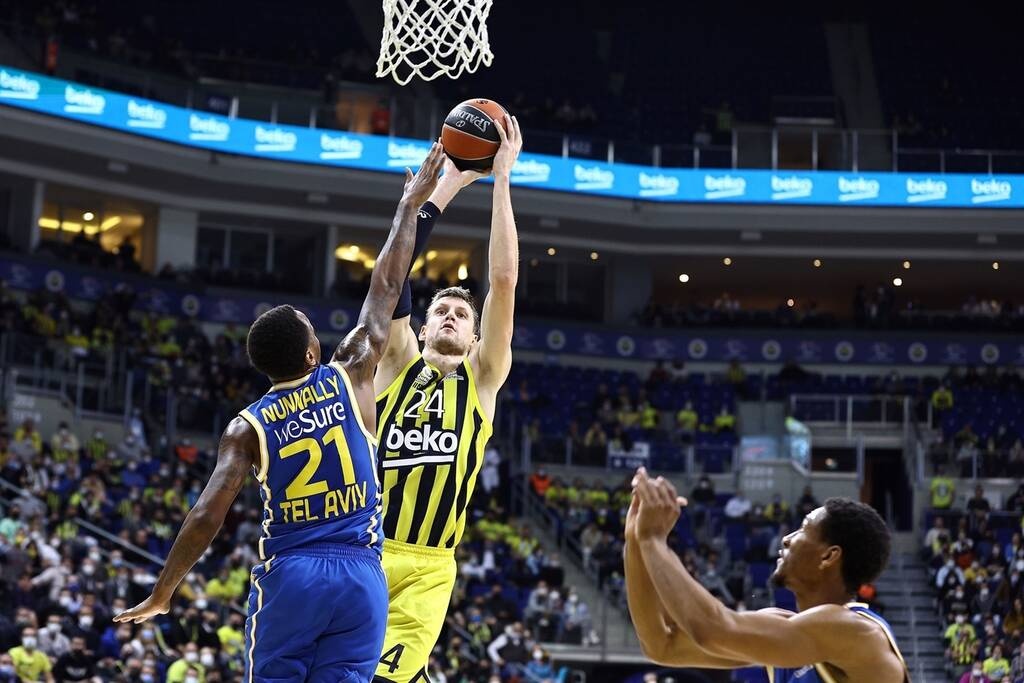 Φενέρμπαχτσε-Μακάμπι Τελ Αβίβ 90-79: «Καθάρισε» με Ντε Κολό-Μπούκερ!