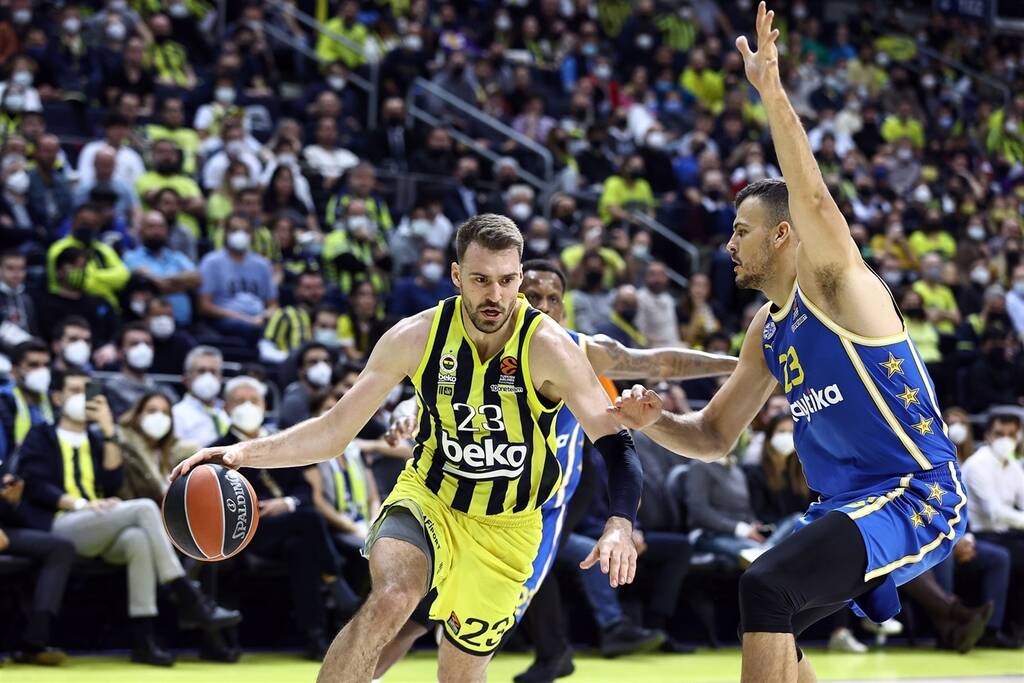 Φενέρμπαχτσε-Μακάμπι Τελ Αβίβ 90-79: «Καθάρισε» με Ντε Κολό-Μπούκερ!