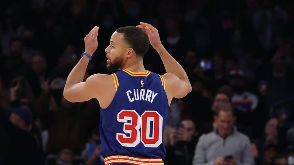 NBA: Μυθικός Στεφ Κάρι - Έγραψε ιστορία στα τρίποντα (photos+video)