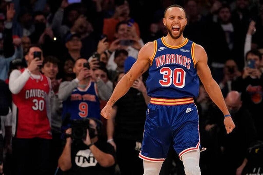 NBA: Μυθικός Στεφ Κάρι - Έγραψε ιστορία στα τρίποντα (photos+video)