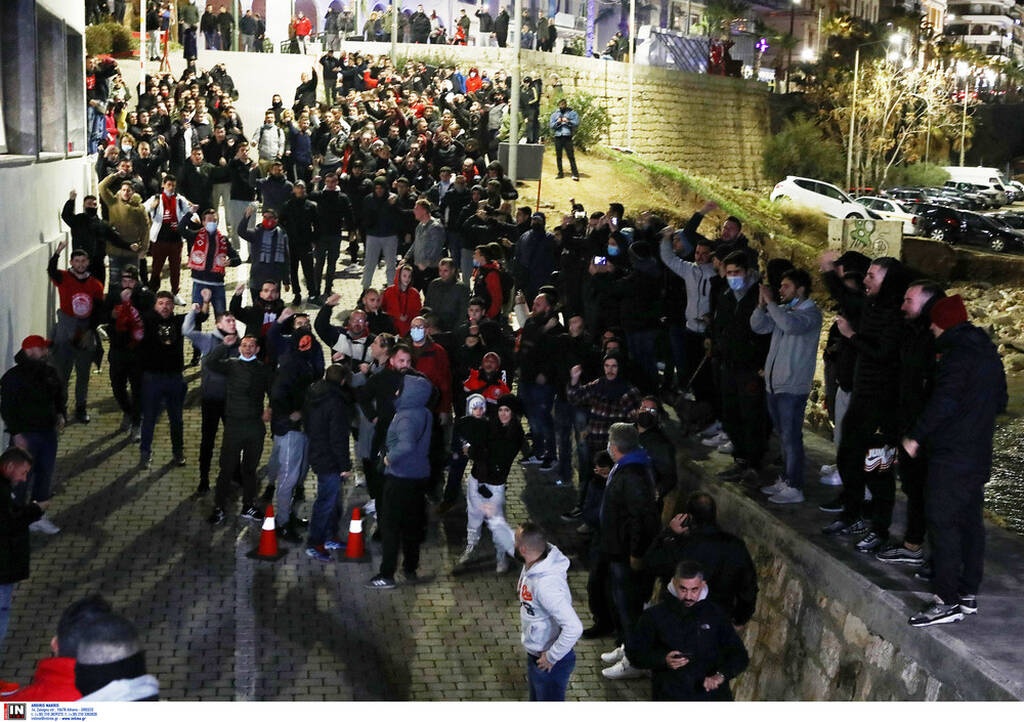 Ολυμπιακός: Η επιστροφή του Μανωλά - Αποθεωτική υποδοχή από τους οπαδούς (photos)