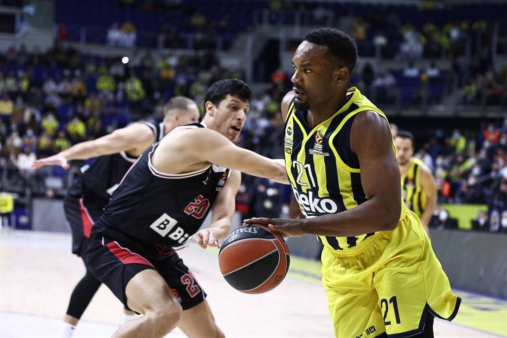Φενέρμπαχτσε-Μπασκόνια 75-53: Με υπογραφή Ντε Κολό-Πολονάρα!
