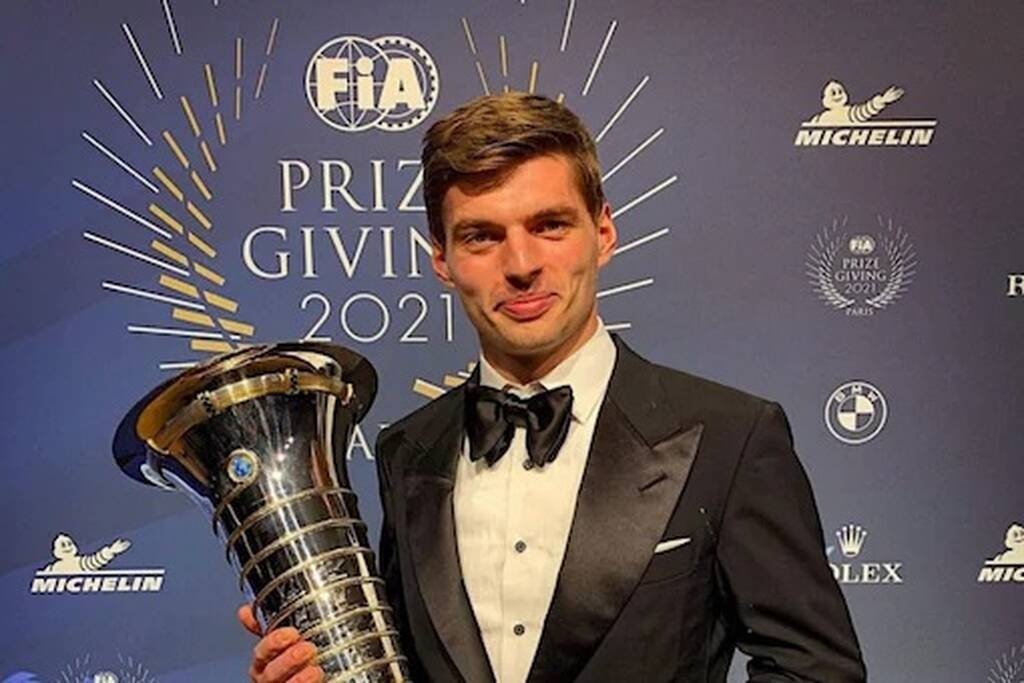 Formula 1: Χάμιλτον και Βολφ «αποδοκίμασαν» την επίσημη «στέψη» του Φερστάπεν (photos)