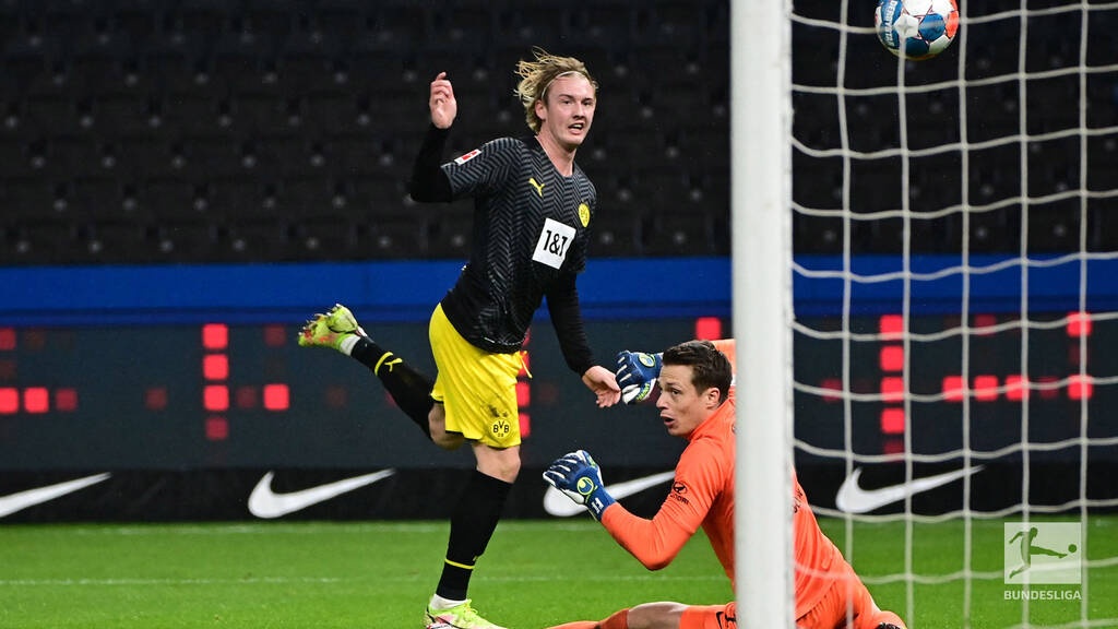 Bundesliga: Η Χέρτα ταπείνωσε την Ντόρτμουντ και δίνει τον τίτλο στην Μπάγερν! (video+photos)