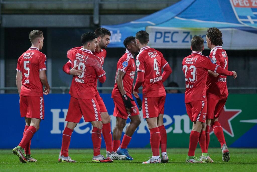 Eredivisie: Στην τετράδα με σκόρερ τον Λημνιό η Τβέντε (photos)