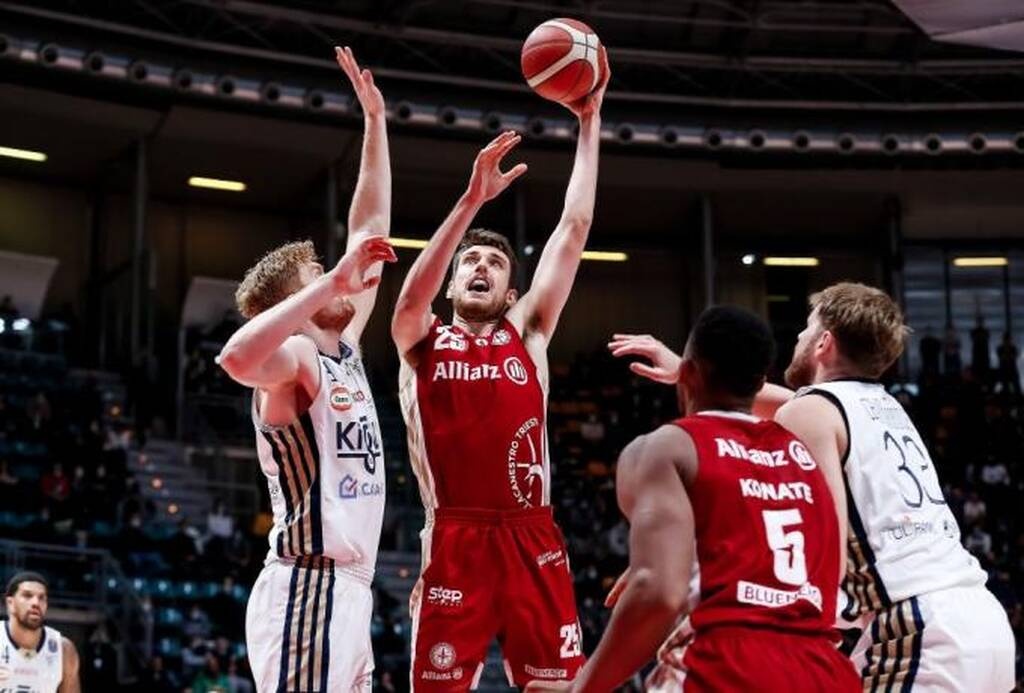 Τριέστε-Αρμάνι Μιλάνο 71-68: Ήττα-σοκ για την ομάδα του Μεσίνα στην Τεργέστη