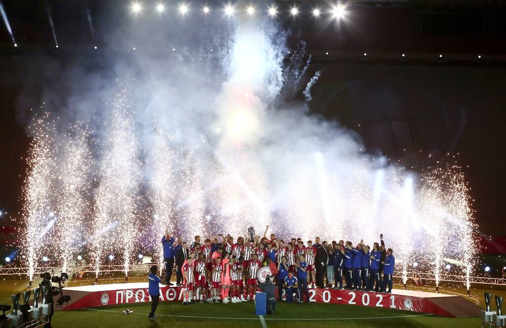 Πανηγύρισε το Πρωτάθλημα του 2020-21, ενώ έβαλε και τις βάσεις για την κατάκτηση του 2021-22 ο Ολυμπιακός.