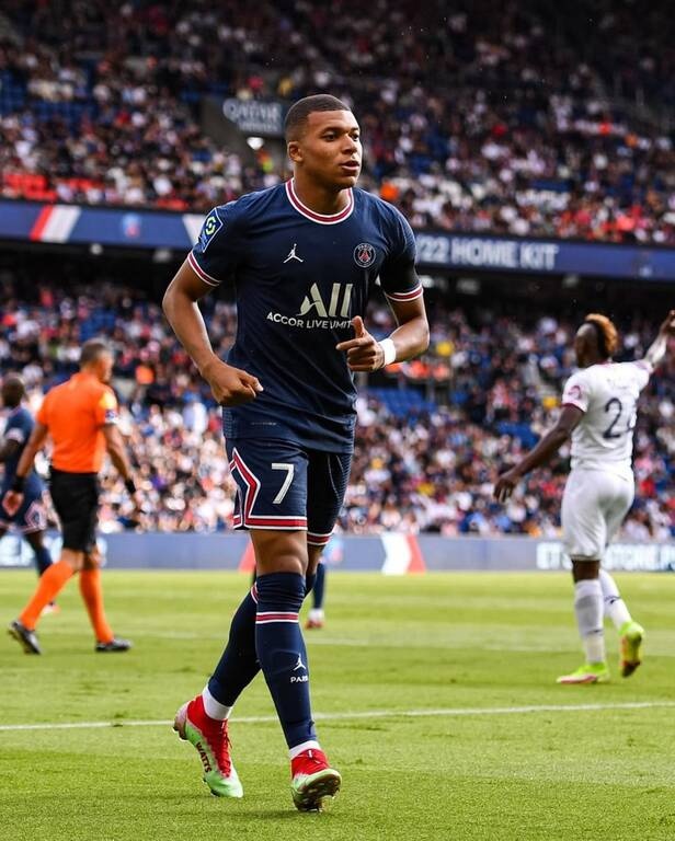 Χάος στην Παρί Σεν Ζερμέν – Πολλά τα πειθαρχικά παραπτώματα και ο φευγάτος Εμπαπέ