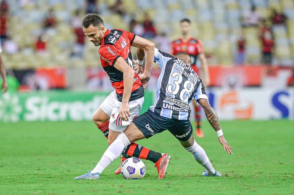 Ολυμπιακός: Κρούση σε Βραζιλιάνο αριστερό μπακ (video+photos)