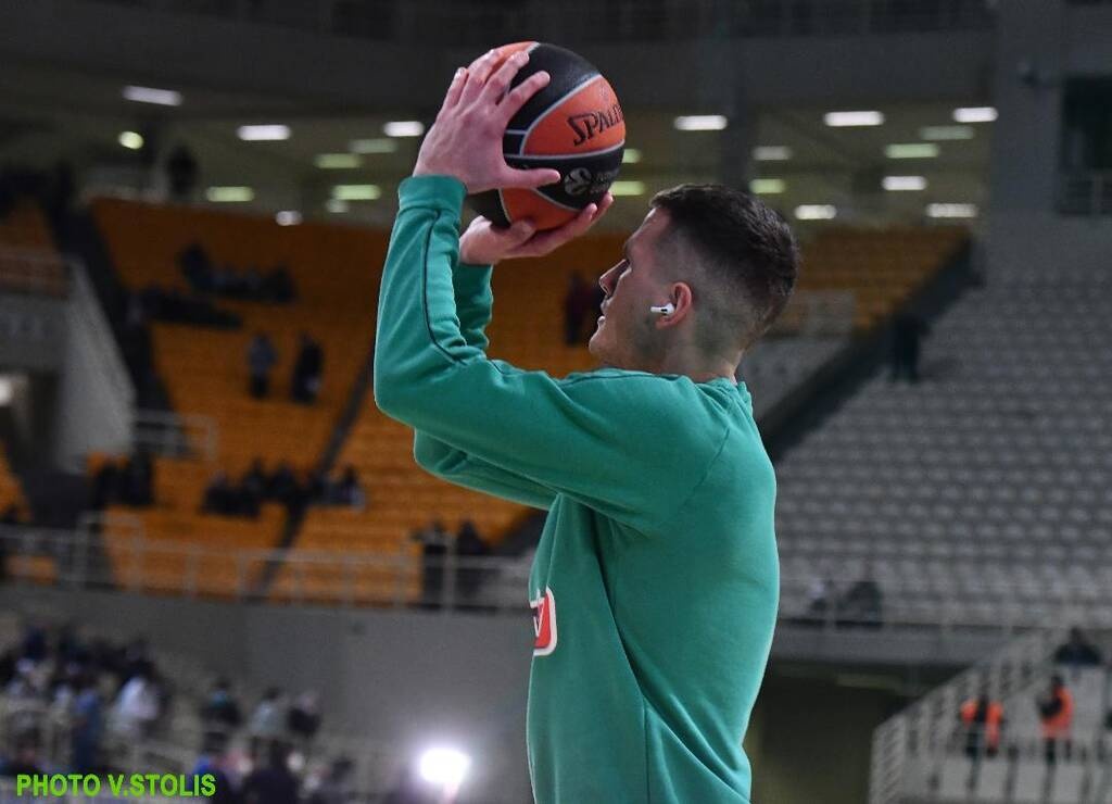 Παναθηναϊκός  ΟΠΑΠ - Ολυμπιακός: «Καυτή» ατμόσφαιρα στο ΟΑΚΑ - Η υποδοχή στις δύο ομάδες (pics+vids)