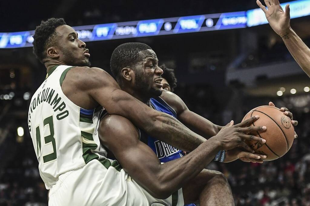 NBA: Πέρασαν από το Ντάλας οι Μπακς (photos+video)