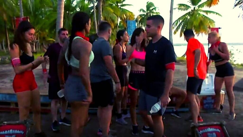 Survivor: Η νέα «Ελευθερίου» - Αγωνίστηκε μόνο με το μαγιό και προκάλεσε χαμό (photos+video)