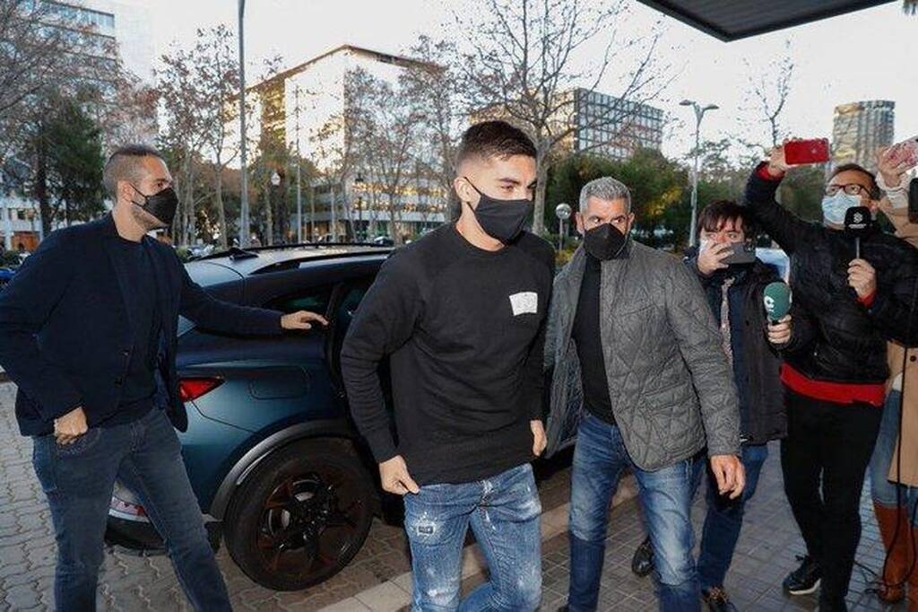Μπαρτσελόνα: Τα τυπικά για Τόρες (photos+video)
