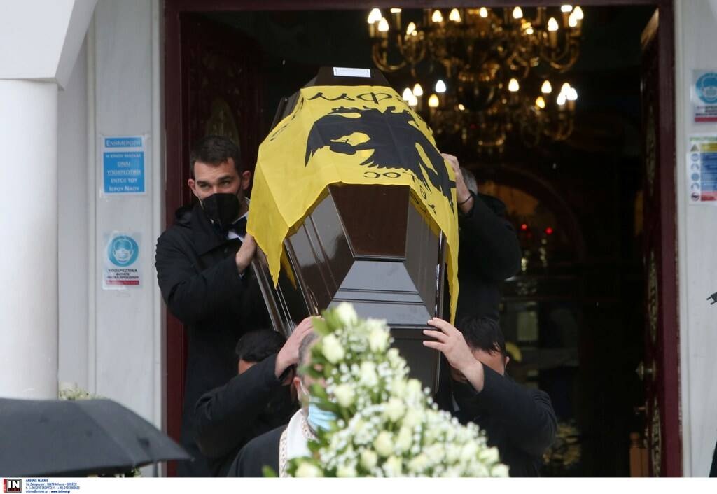 Κηδεία Γενεράκη: Το τελευταίο αντίο στον πρώην πρόεδρο - Με τη σημαία της ΑΕΚ το φέρετρο (photos)