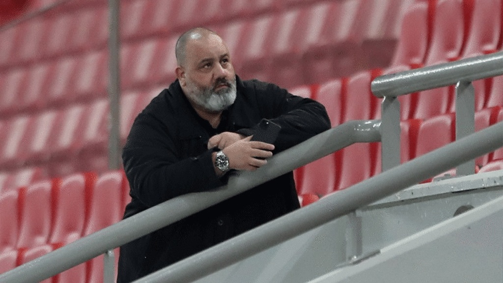 Ολυμπιακός: Έντονη κριτική Καραπαπά για τα μέτρα της κυβέρνησης - «Κλείνουν τα γήπεδα»