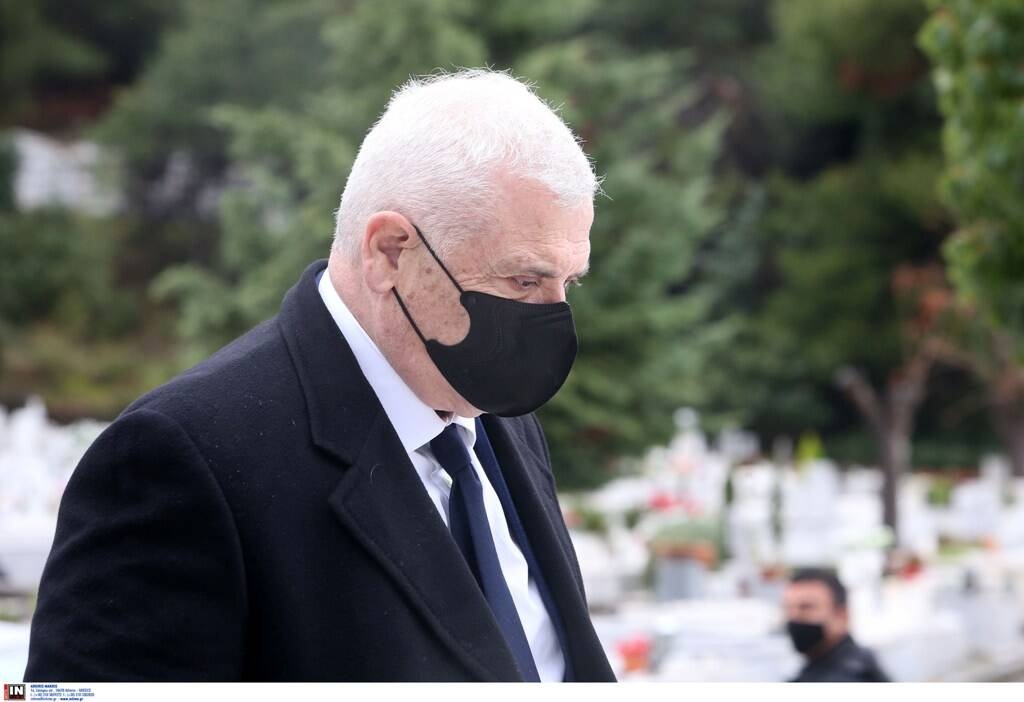 Κηδεία Γενεράκη: Το τελευταίο αντίο στον πρώην πρόεδρο - Με τη σημαία της ΑΕΚ το φέρετρο (photos)