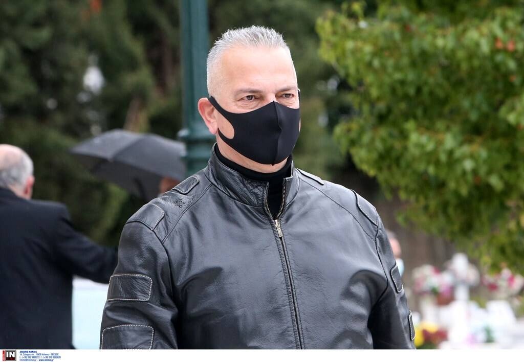 Κηδεία Γενεράκη: Το τελευταίο αντίο στον πρώην πρόεδρο - Με τη σημαία της ΑΕΚ το φέρετρο (photos)