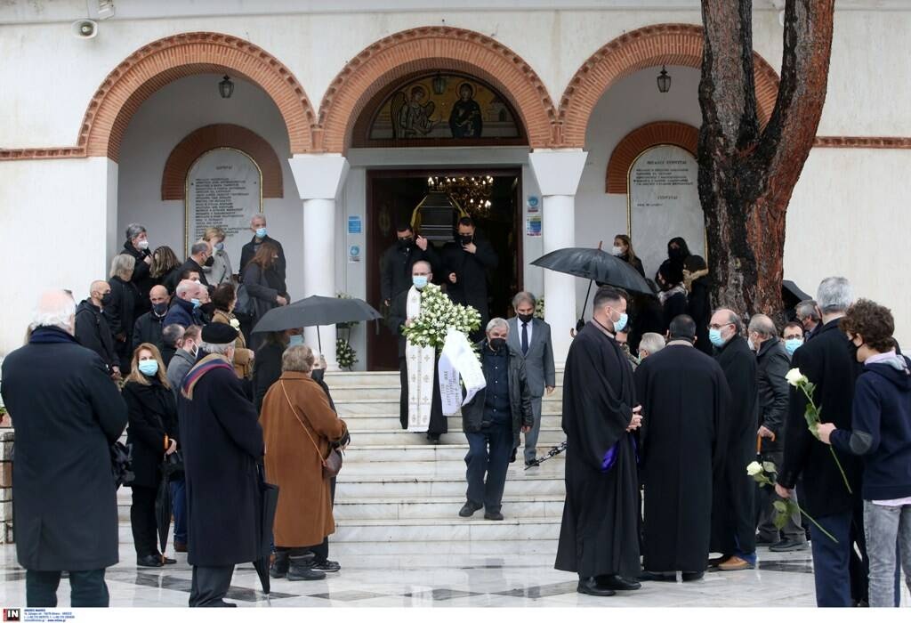 Κηδεία Γενεράκη: Το τελευταίο αντίο στον πρώην πρόεδρο - Με τη σημαία της ΑΕΚ το φέρετρο (photos)