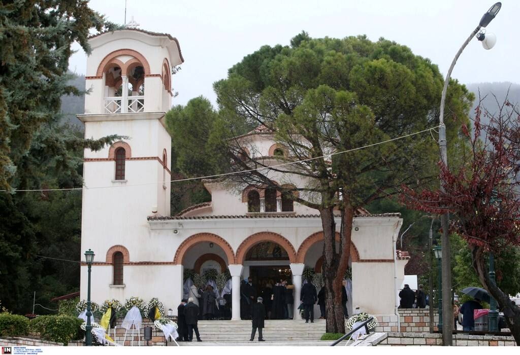 Κηδεία Γενεράκη: Το τελευταίο αντίο στον πρώην πρόεδρο - Με τη σημαία της ΑΕΚ το φέρετρο (photos)