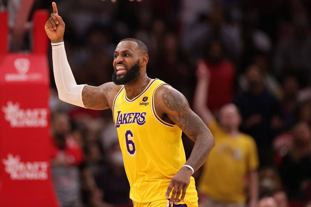 NBA: Το μοναδικό επίτευγμα του Λεμπρόν Τζέιμς (photos+video)