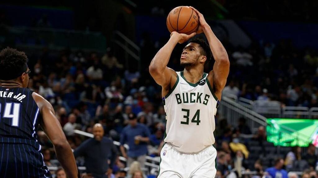 NBA: Άνετο πέρασμα από το Ορλάντο για Μπακς (photos+video)