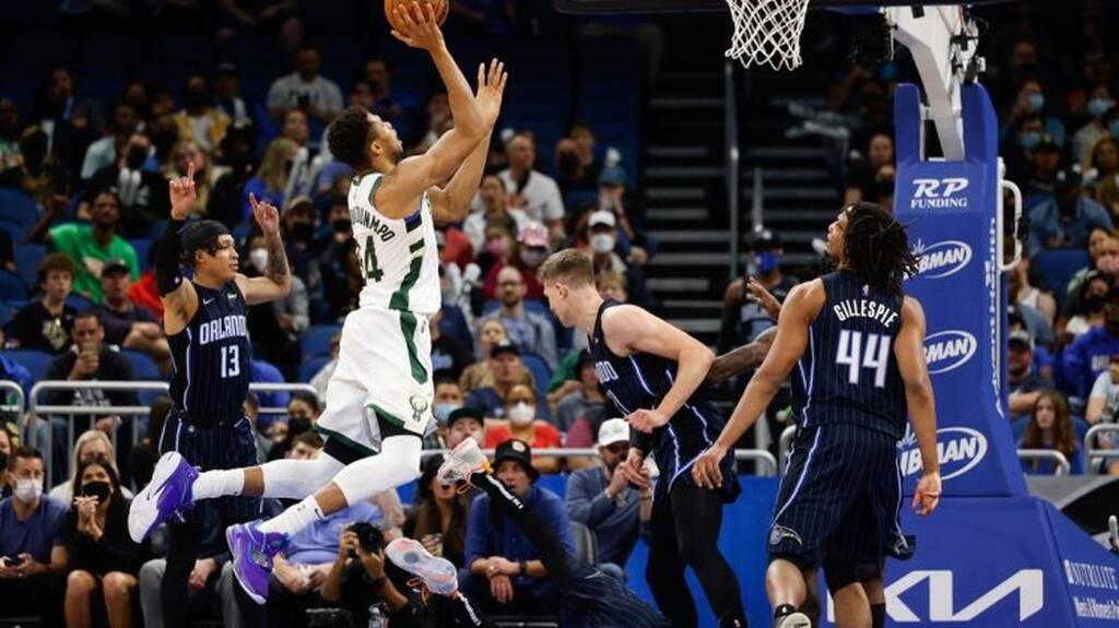NBA: Άνετο πέρασμα από το Ορλάντο για Μπακς (photos+video)