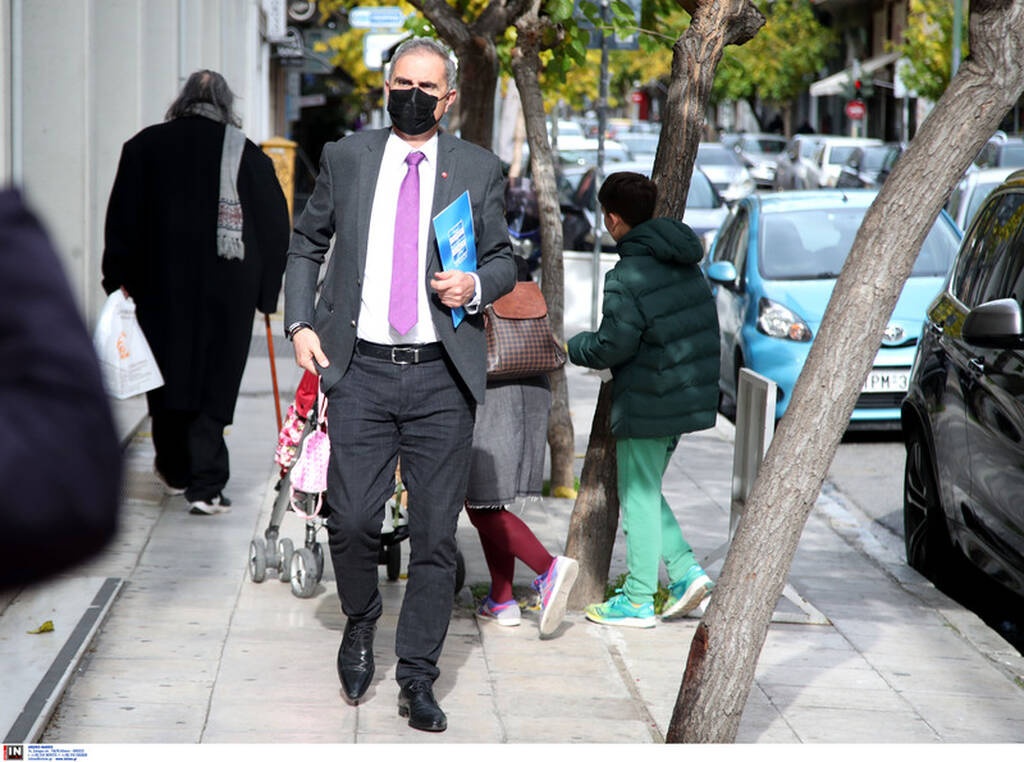 Μποροβήλος: «Το ποδόσφαιρο σέβεται το πρωτόκολλο»