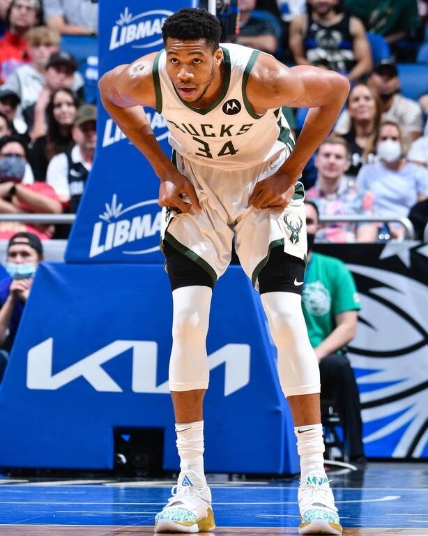 NBA: Νικηφόρο φινάλε για το 2021 οι Μπακς με κορυφαίο Giannis (photos+videos)