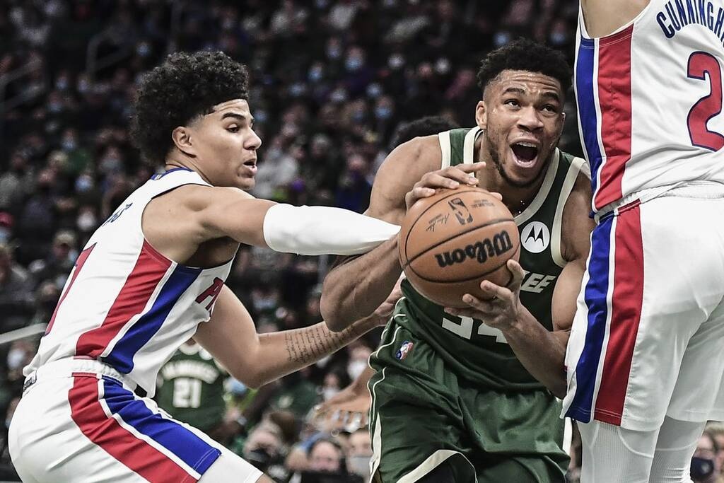 NBA: Απίστευτη έκπληξη για Μπακς - Ήττα από τους Πίστονς