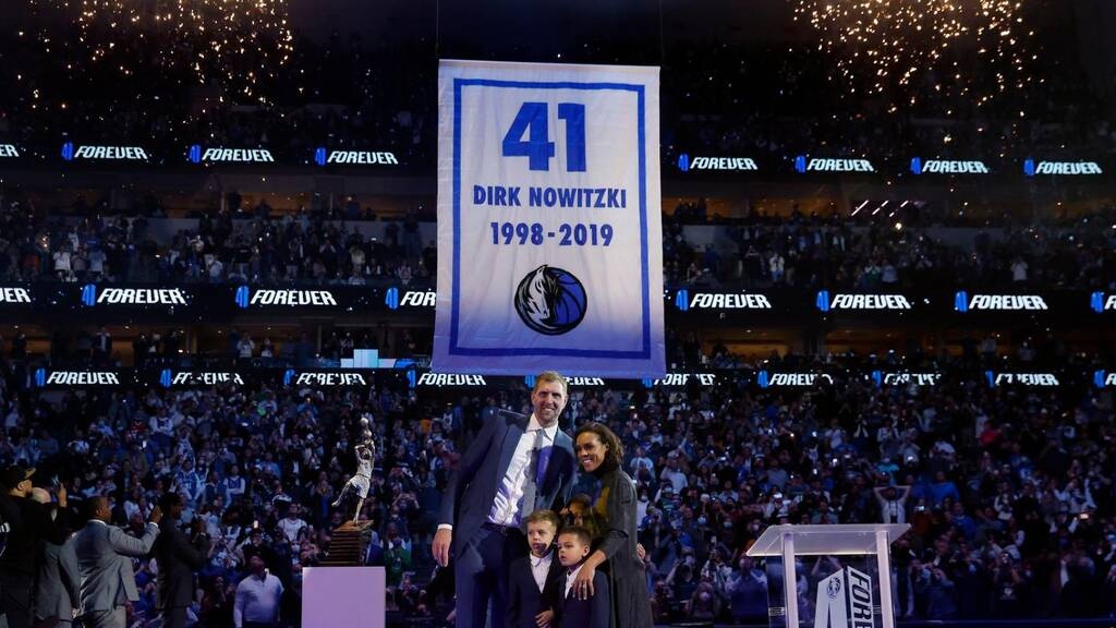 NBA: Τίμησαν Νοβίτσκι οι Μάβερικς (video+photos)