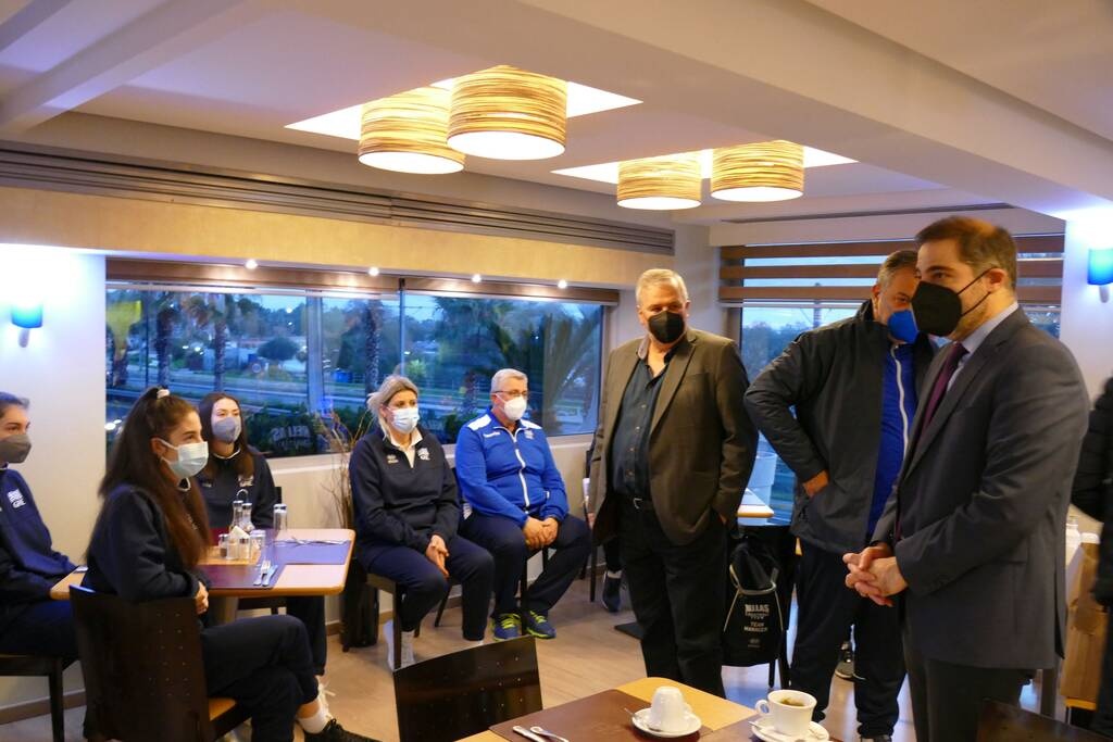 ΕΟΠΕ: Ευχές από τον Δήμαρχο Αλίμου, Ανδρέα Κονδύλη στην Εθνική Κορασίδων (photos+video)