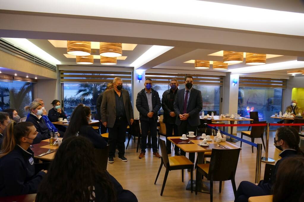 ΕΟΠΕ: Ευχές από τον Δήμαρχο Αλίμου, Ανδρέα Κονδύλη στην Εθνική Κορασίδων (photos+video)
