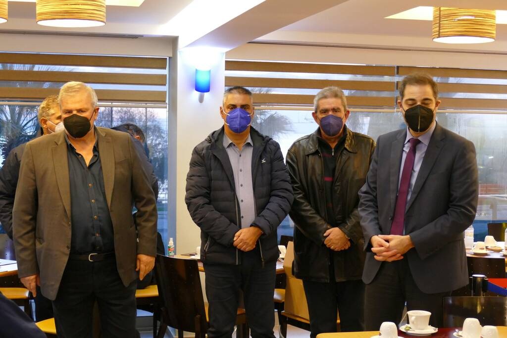 ΕΟΠΕ: Ευχές από τον Δήμαρχο Αλίμου, Ανδρέα Κονδύλη στην Εθνική Κορασίδων (photos+video)