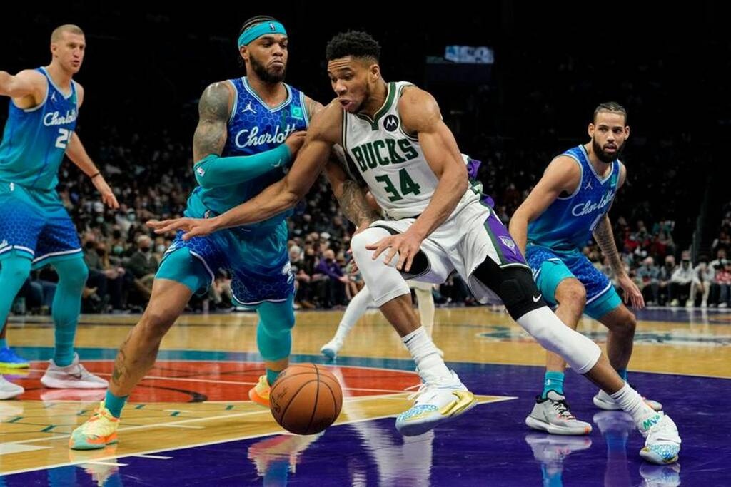 NBA: Δεύτερη σερί ήττα για Μπακς - «Άγγιξε» το triple double ο Αντετοκούνμπο (photos+video)