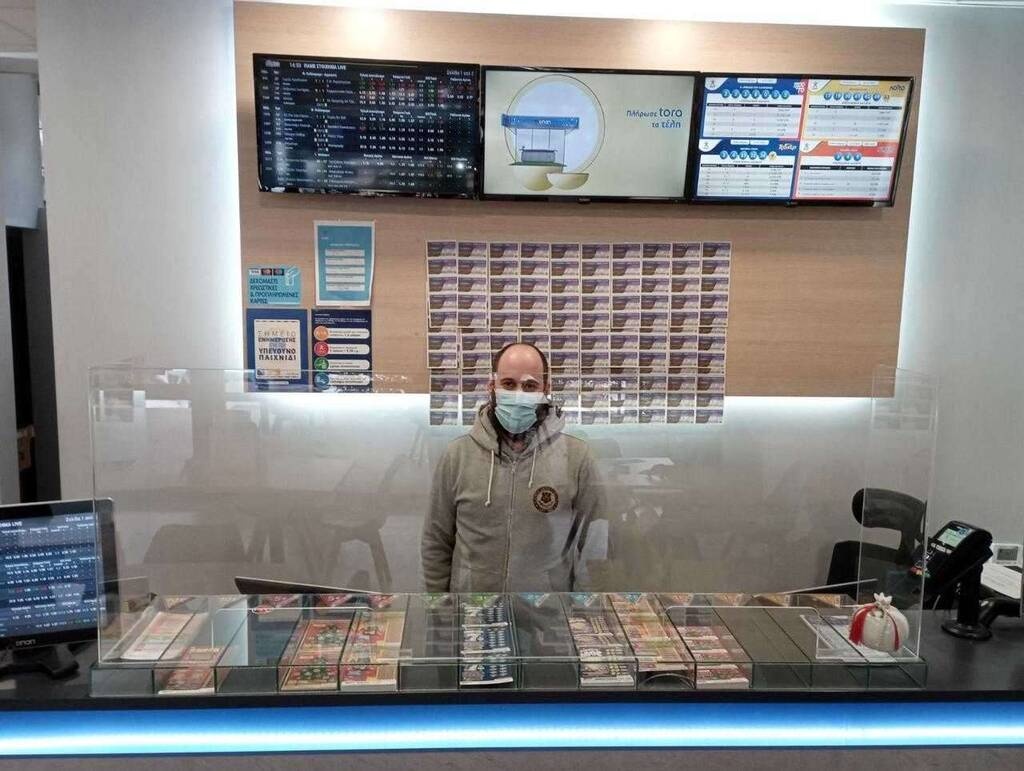 Ο κ. Λουκάς Τζίμας, ιδιοκτήτης καταστήματος ΟΠΑΠ στα Γλυκά Νερά