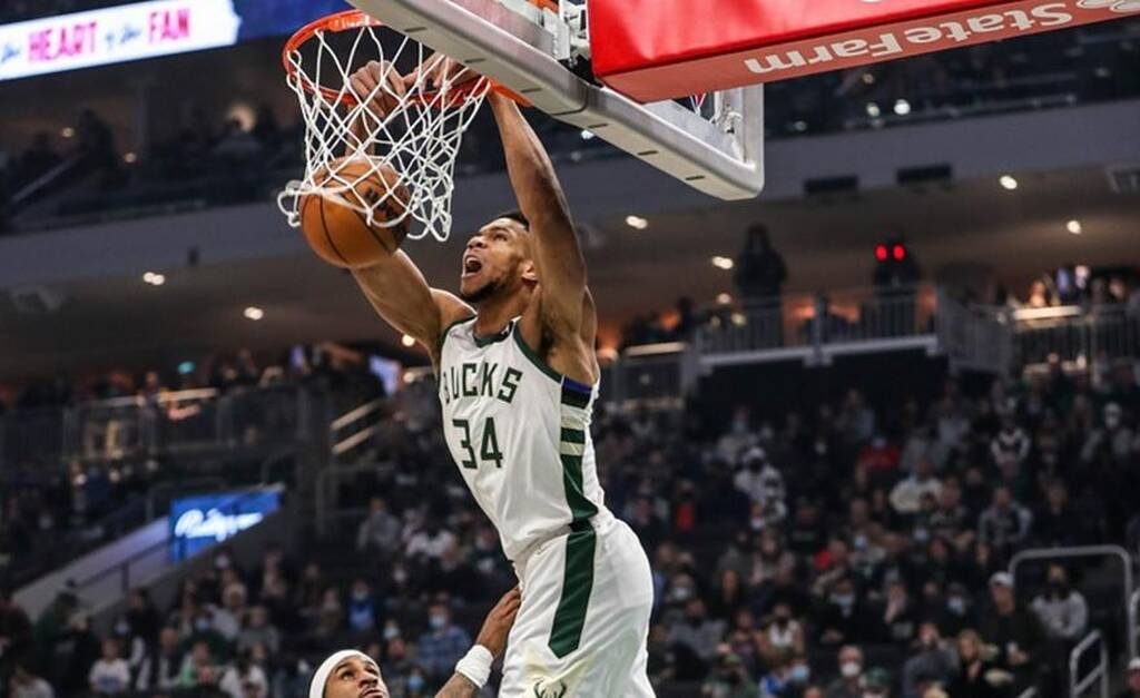 NBA: Μαγικοί Μπακς διέλυσαν του Γουόριορς - Απίθανη εμφάνιση από Αντετοκούνμπο (photos+video)