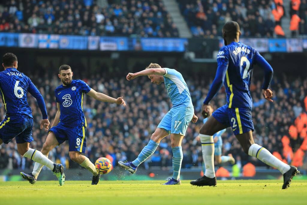 Premier League: Πήρε το ντέρμπι και στο +13 με γκολ ποίημα του Ντε Μπρόινε η Μάντσεστερ Σίτι! (vid)