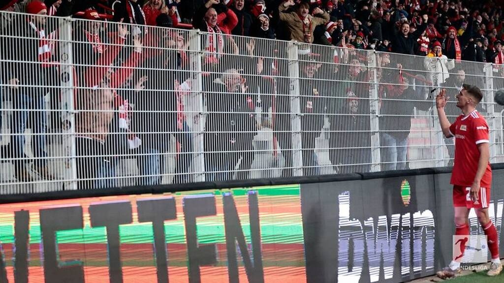 Bundesliga: Χατ τρικ ο Λεβαντόφσκι και τεσσάρα η Μπάγερν! (vid+photos)
